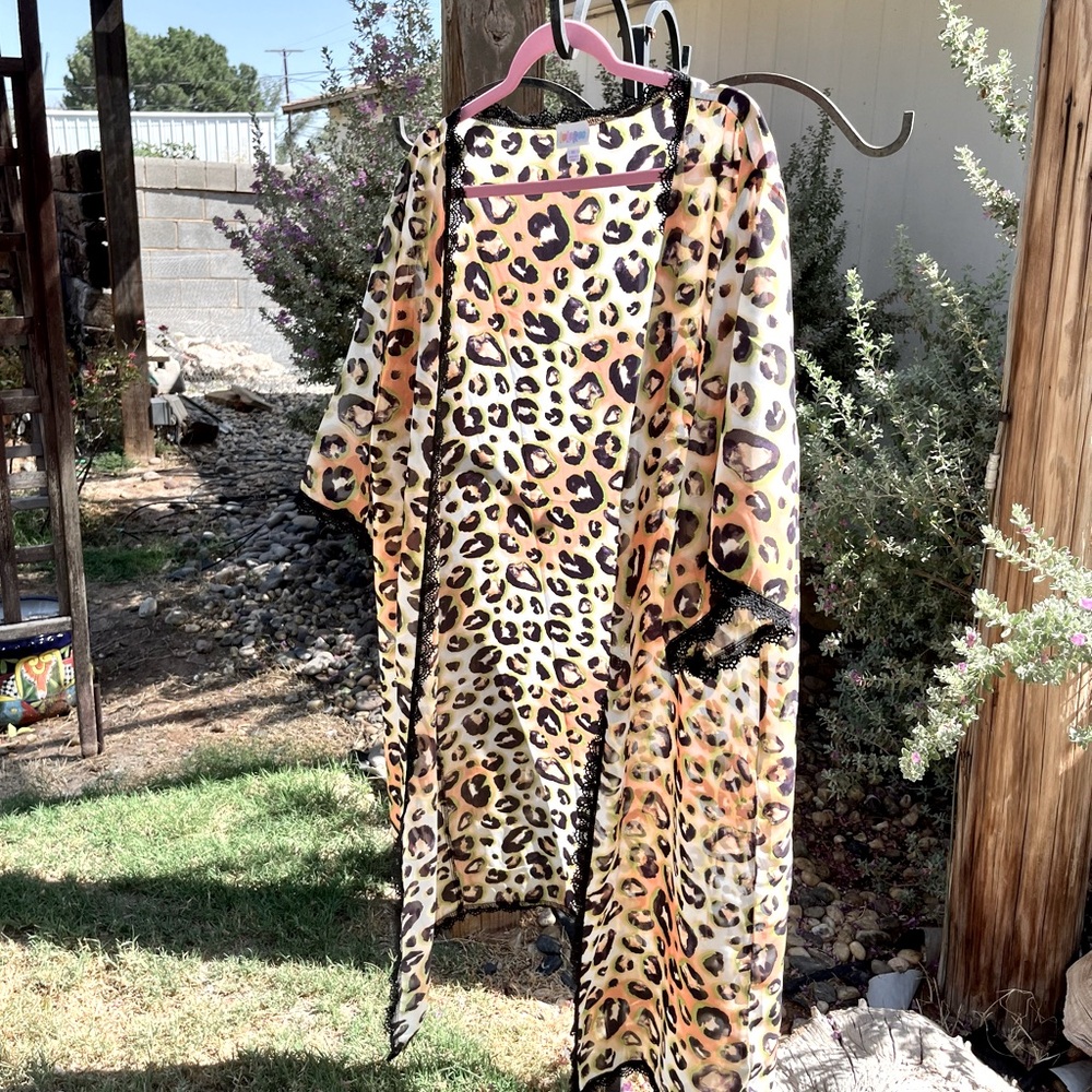 Leopard print long chiffon sheer kimono with black scalloped lace trim size M - Picture 1 of 7
